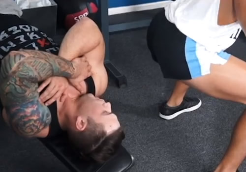 Watch This : 10 Ways To Get Laid At The Gym