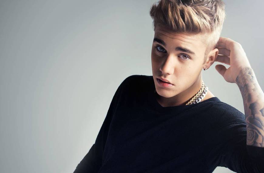 Celebrity : Justin Bieber Pants Down… Again!